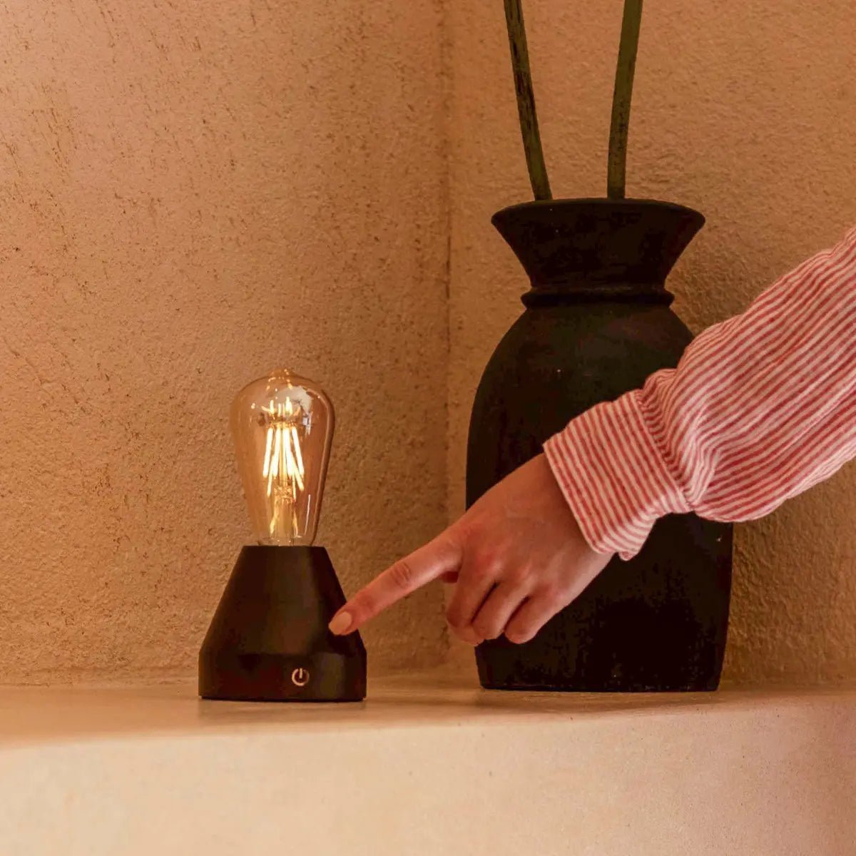 Tavellio-Amsterdam - Zavi donkerbruine oplaadbare LED-tafellamp | Dimbaar en draagbaar | Batterijduur van 80 uur