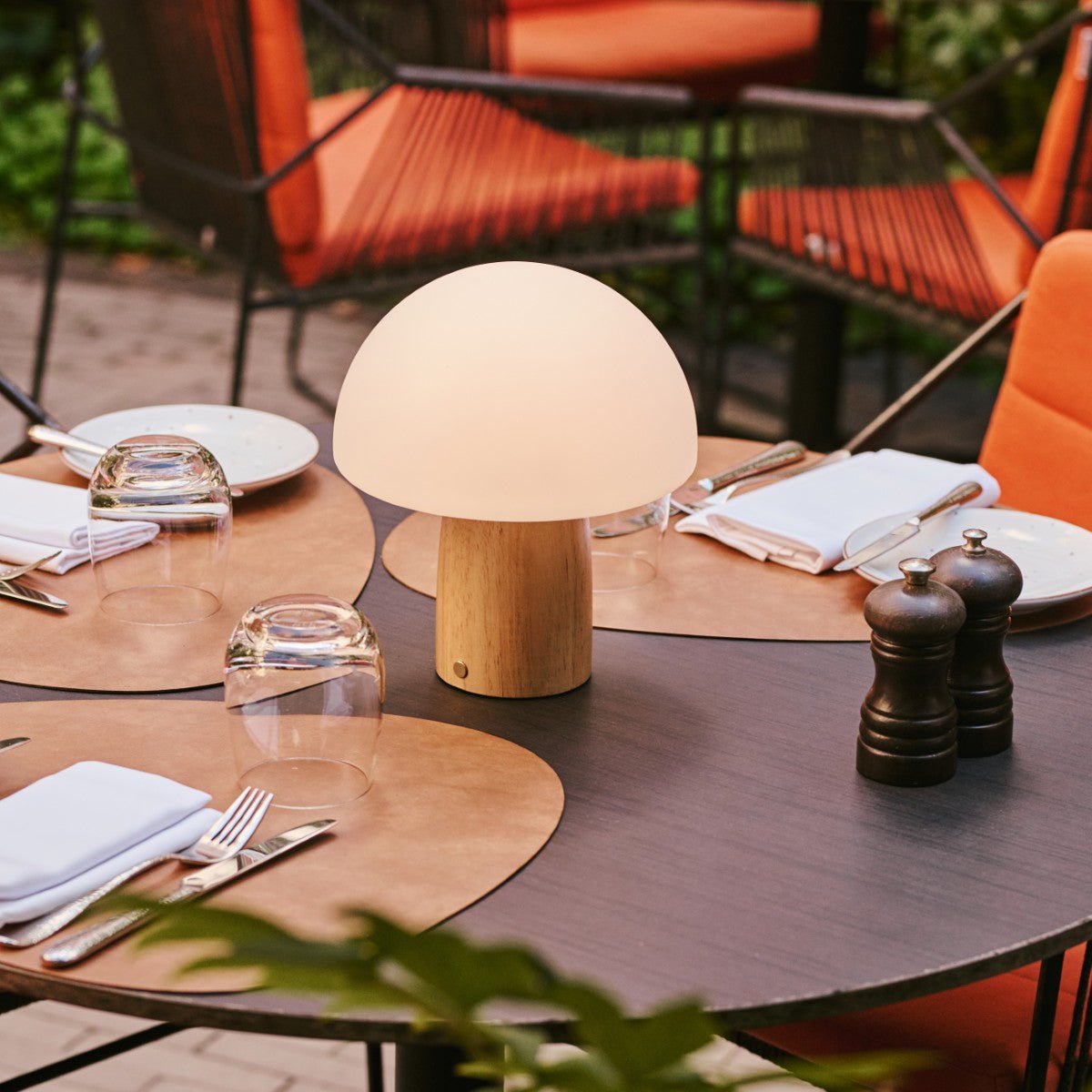 Tavellio-Amsterdam - Mia lichtbruin stijlvolle houten tafellamp met dimmer - hout, functioneel en subtiel