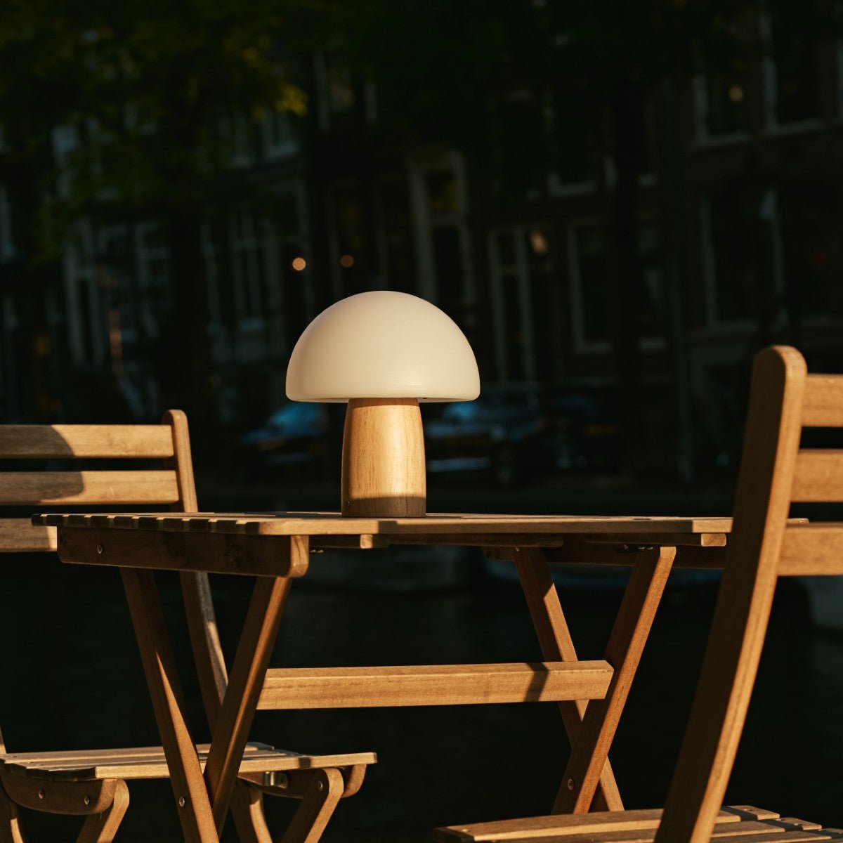 Tavellio-Amsterdam - Mia lichtbruin stijlvolle houten tafellamp met dimmer - hout, functioneel en subtiel