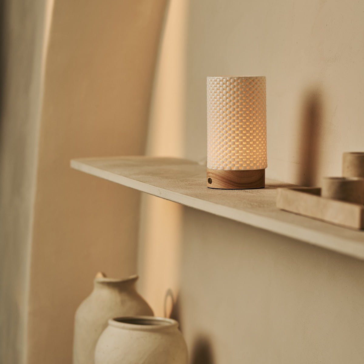 Tavellio-Amsterdam - Luna lichtbruine oplaadbare tafellamp in 3D-geprinte porselein-draadloos, dimbaar en tot 100 uur licht