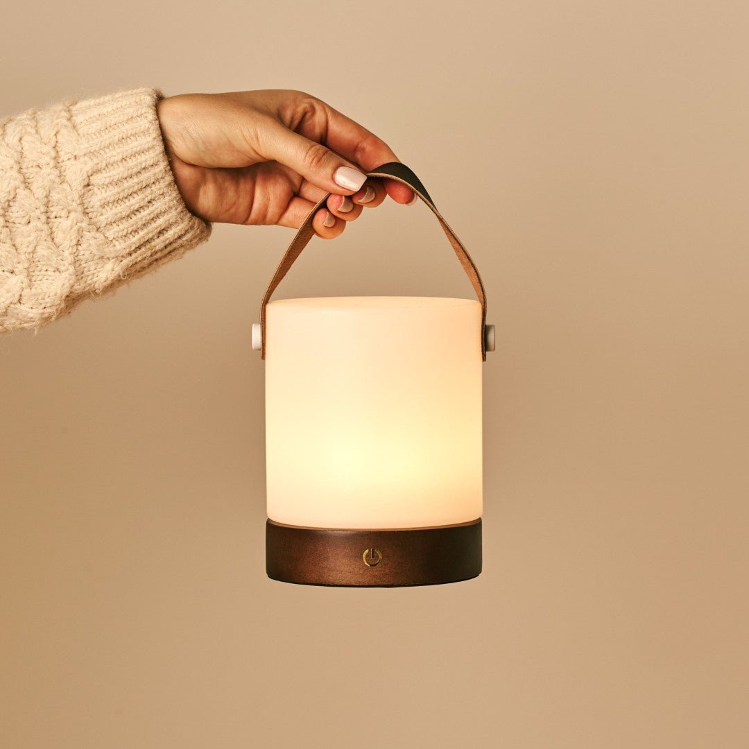 Tavellio-Amsterdam - Avery donkerbruine oplaadbare houten tafellamp – draadloos en dimbaar met leren band