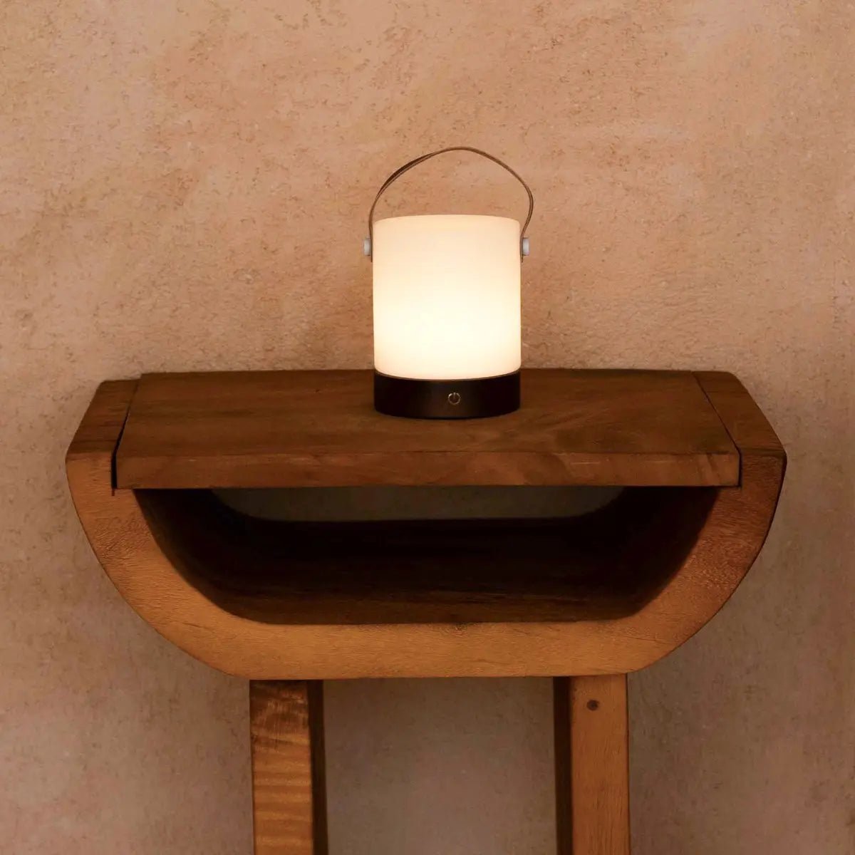 Tavellio-Amsterdam - Avery donkerbruine oplaadbare houten tafellamp – draadloos en dimbaar met leren band