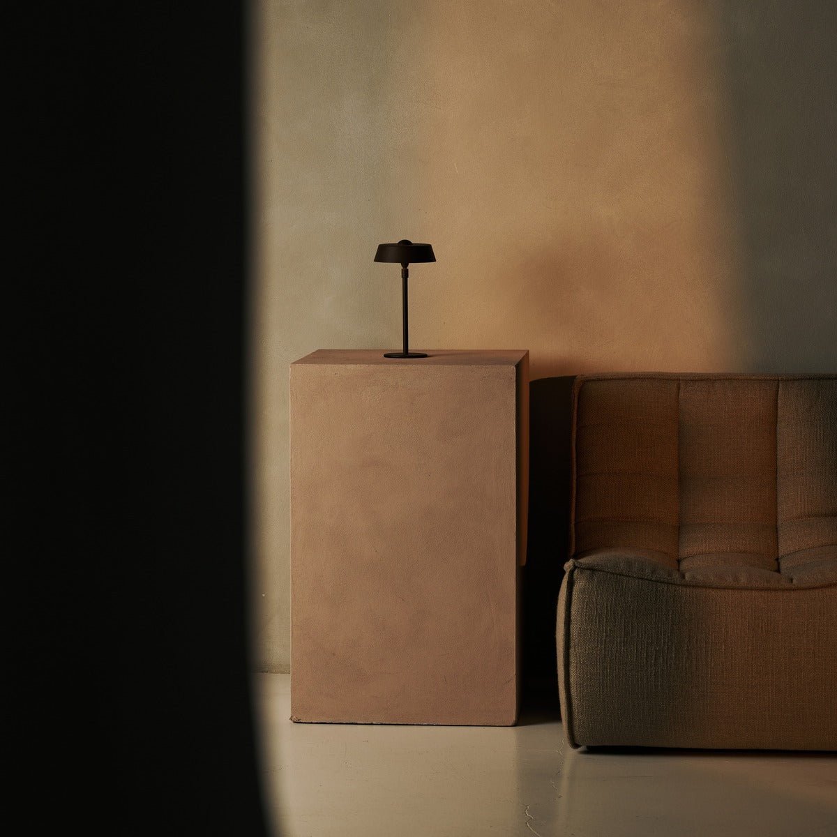 Tavellio-Amsterdam - Luca Mocha Brown - USB -oplaadbare lamp L Minimalistisch, speels en dimpelbaar