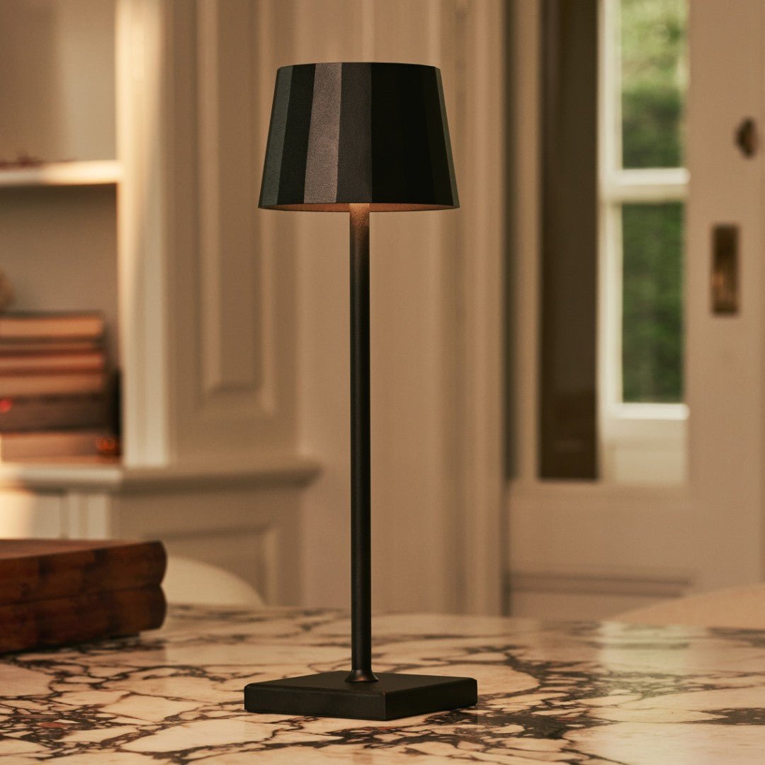 Tavellio-Amsterdam - William Black oplaadbare ijzeren tafellamp | Dimbaar en draagbaar | Batterijduur van 100 uur