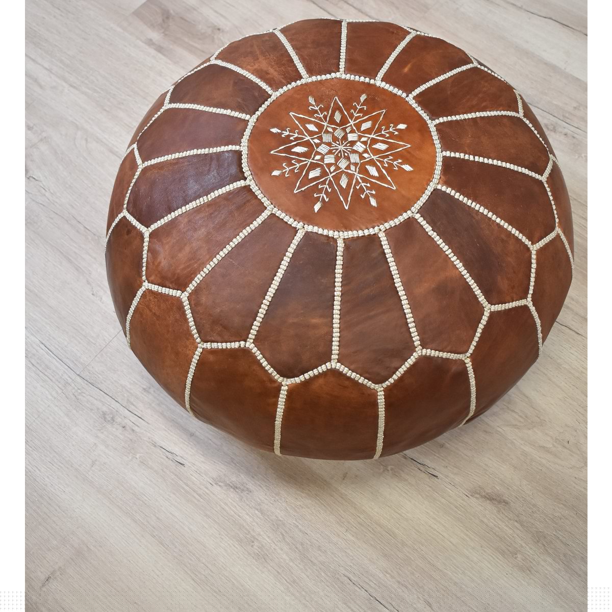 Poufs & Pillows - Leren poef - cognac bruin - gevuld geleverd