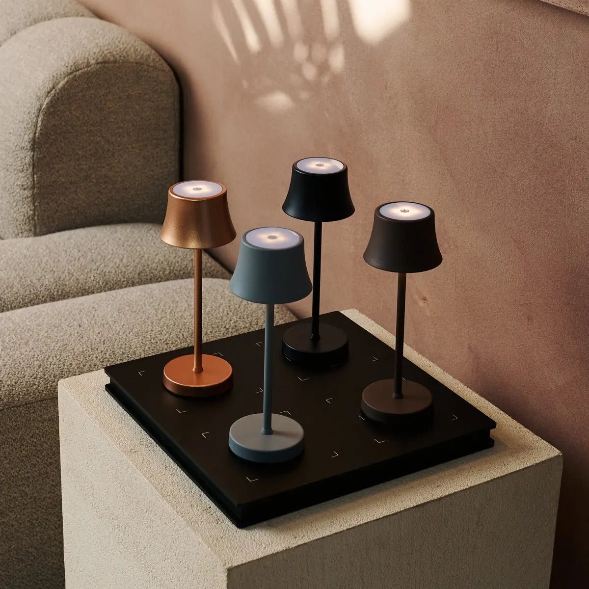 Tavellio-Amsterdam - De Pijp Mini koper oplaadbare tafellamp - Draadloos opladen, dimbare lamp en 3 lichte kleuren