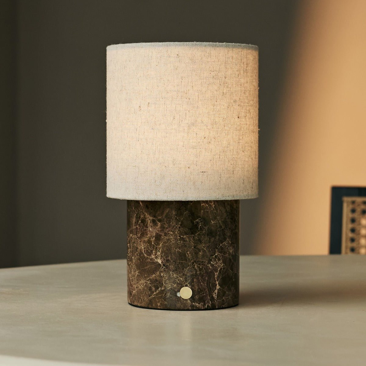 Tavellio-Amsterdam - Onoda Brown / Emperador Dark - Marmeren oplaadbare tafellamp - met linnen verwisselbare lampenkap en oplaadbaar ontwerp