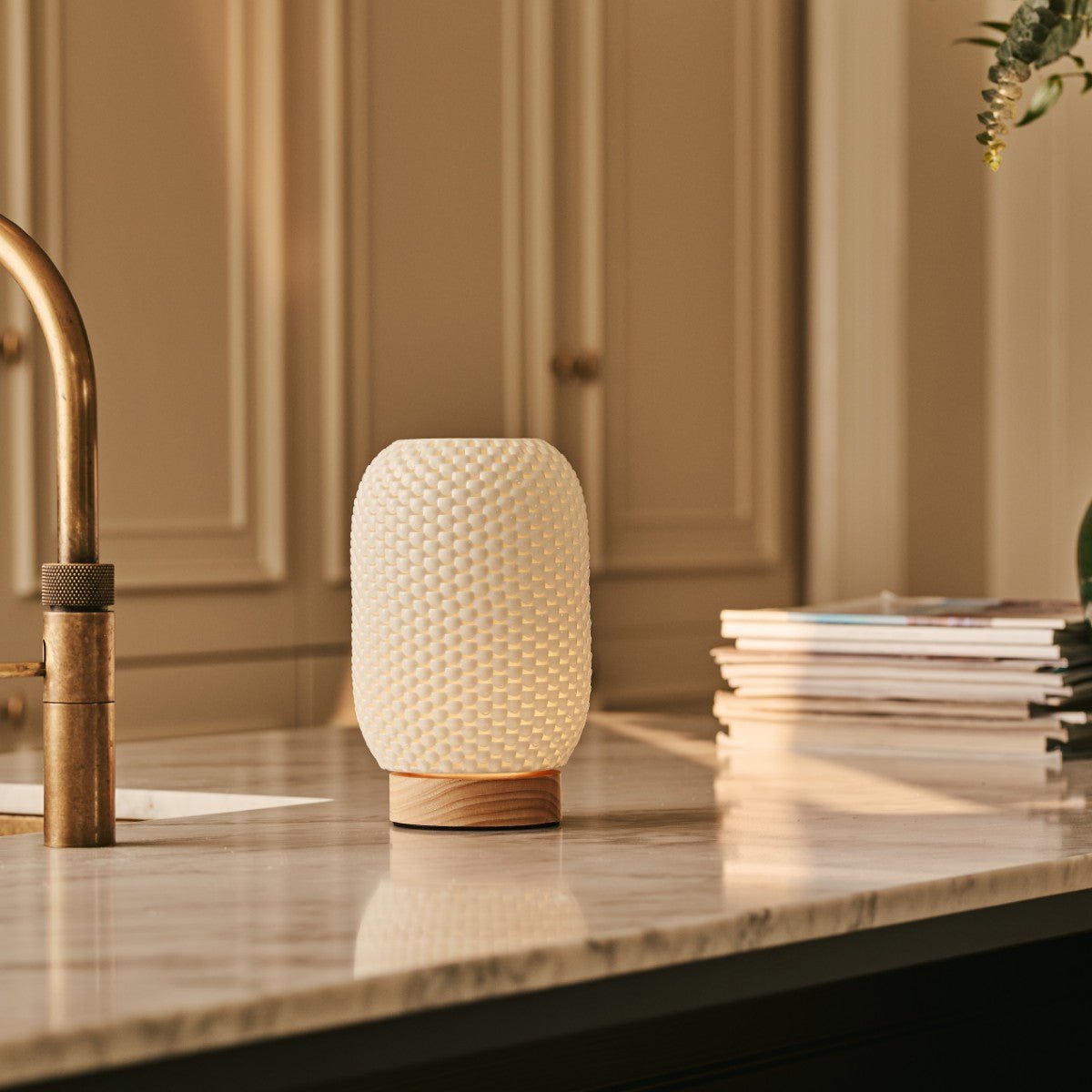 Tavellio-Amsterdam - Aurora lichtbruine draadloze tafellamp in 3D-geprinte porselein-oplaadbaar, dimbaar en tot 100 uur licht