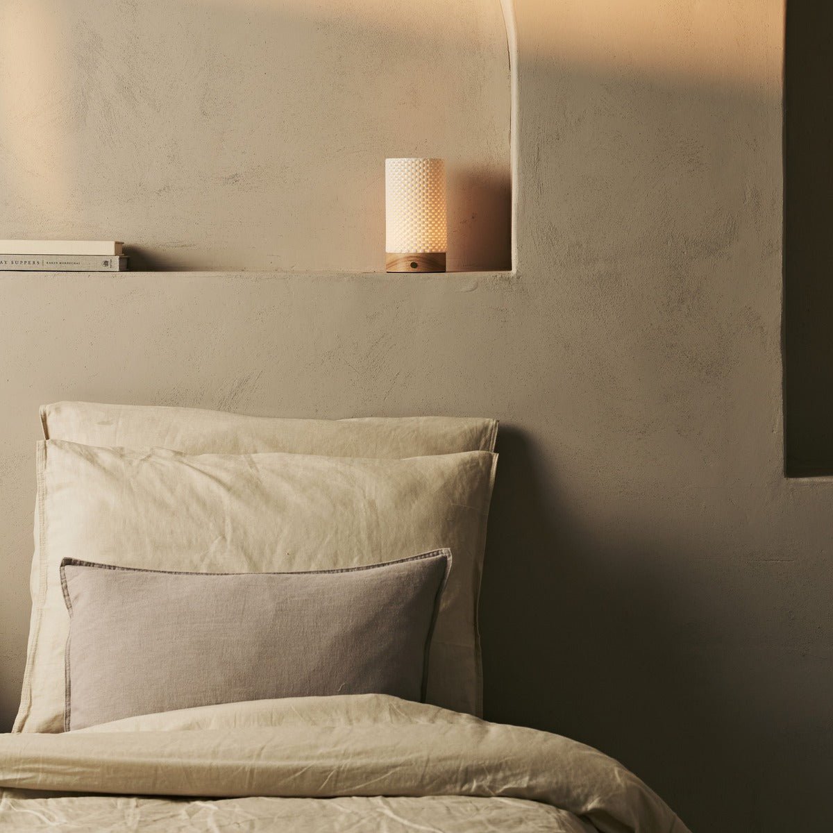 Tavellio-Amsterdam - Luna lichtbruine oplaadbare tafellamp in 3D-geprinte porselein-draadloos, dimbaar en tot 100 uur licht