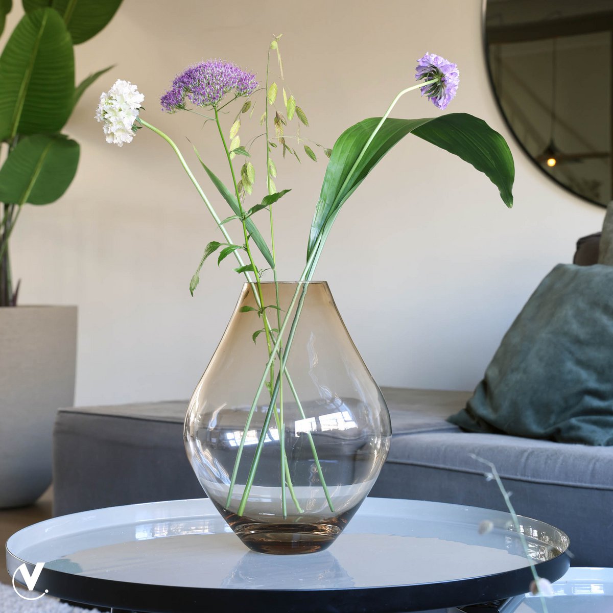 Vase the World - Vaas - Lesse taupe