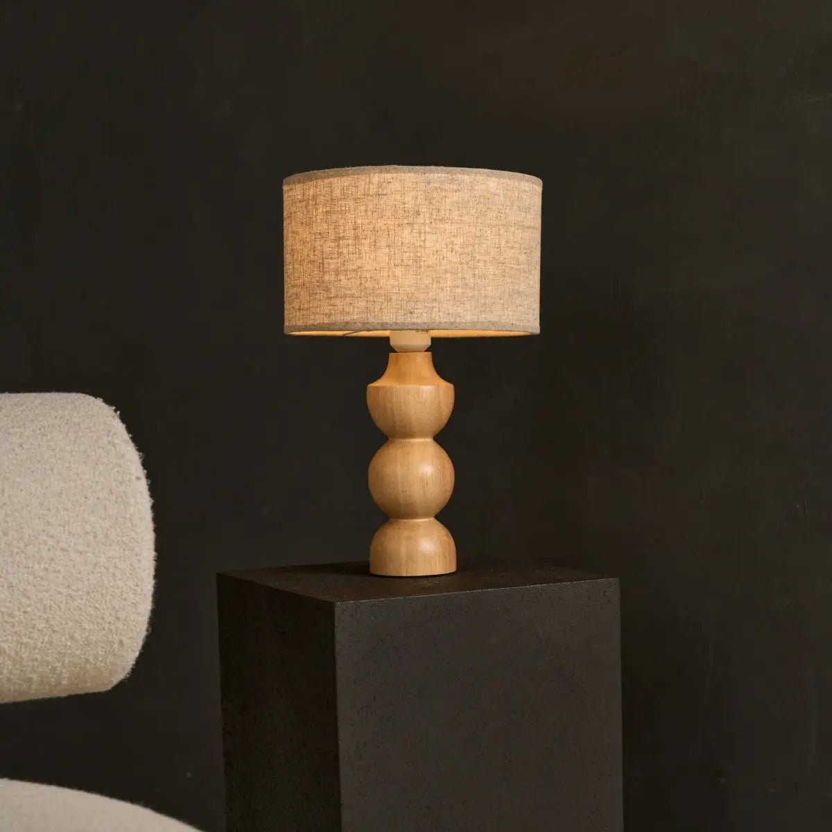 Tavellio-Amsterdam - Oliver lichtbruine houten lamp met beige schaduw | Elegant geometrisch ontwerp voor uw huis