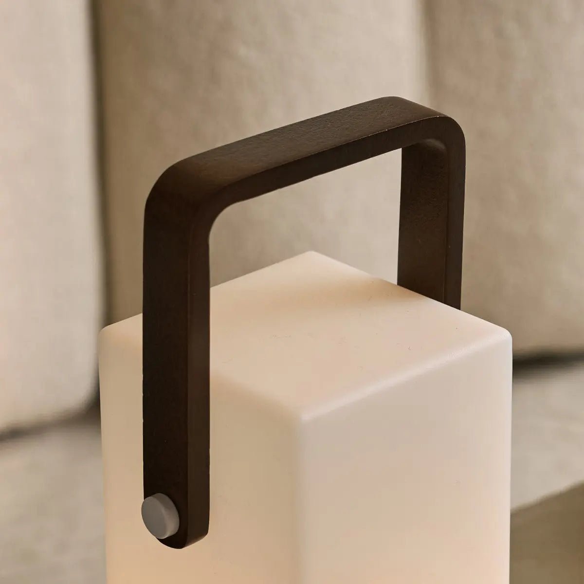 Tavellio-Amsterdam - Harper Donkerbruine Houten Lamp – Snoerloze Oplaadbare Tafellamp met Handvat