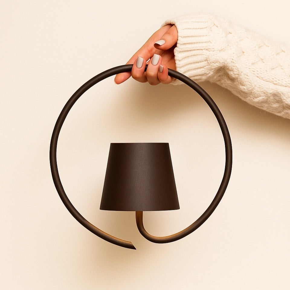 Tavellio-Amsterdam - Cielo donkerbruine oplaadbare metalen wandlamp – draadloos, dimbaar en stijlvol