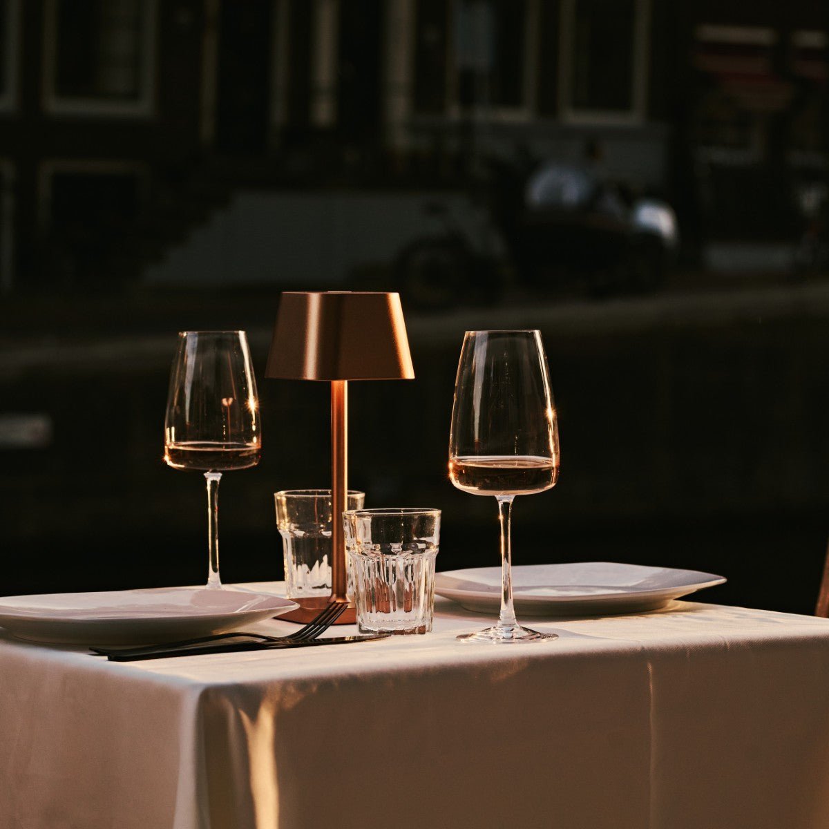 Tavellio-Amsterdam - Ava koperen - Oplaadbare tafellamp | Stijlvol, draadloos en dimbaar