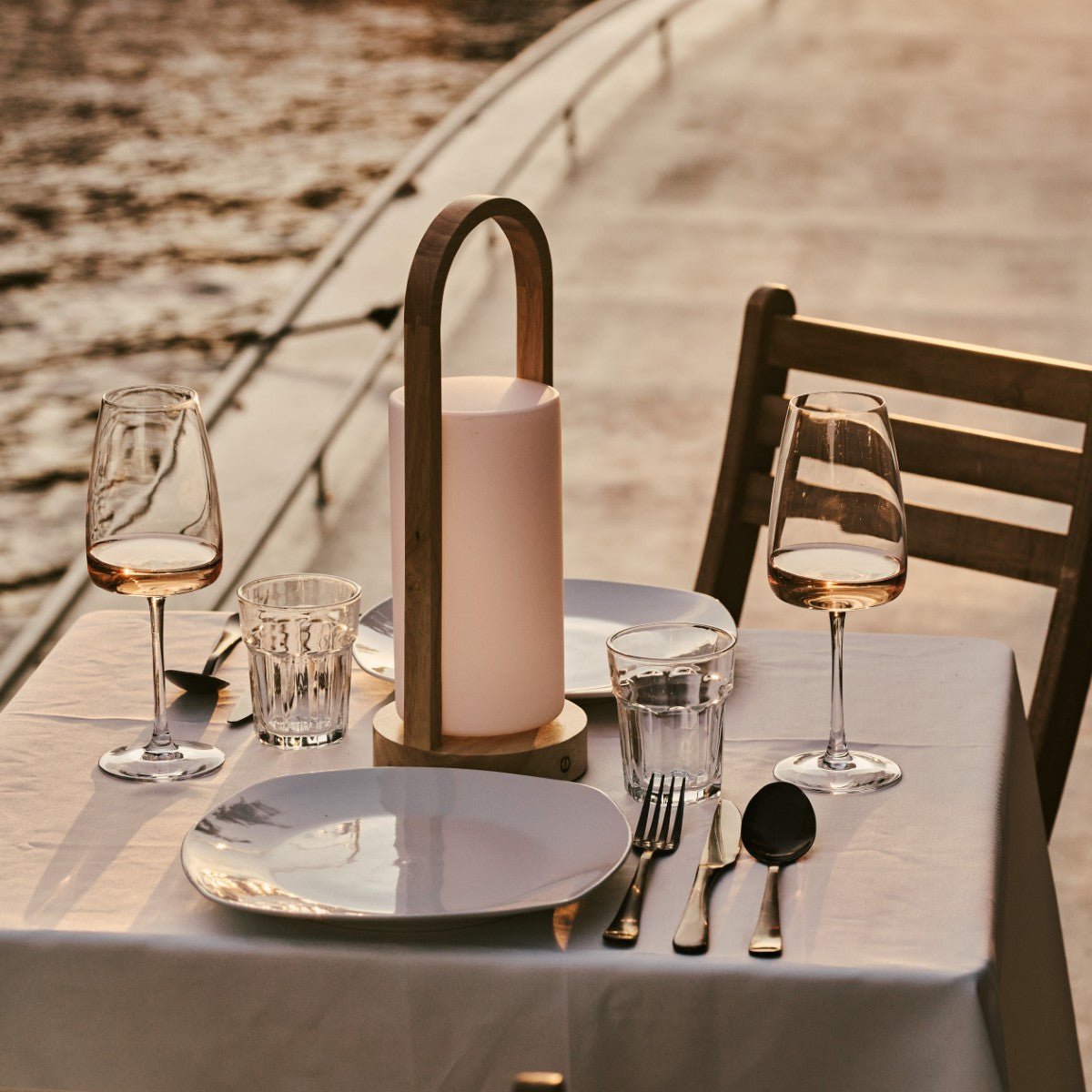 Tavellio-Amsterdam - Evie Lichtbruine Oplaadbare Houten Tafellamp – Dimbaar & Snoerloos