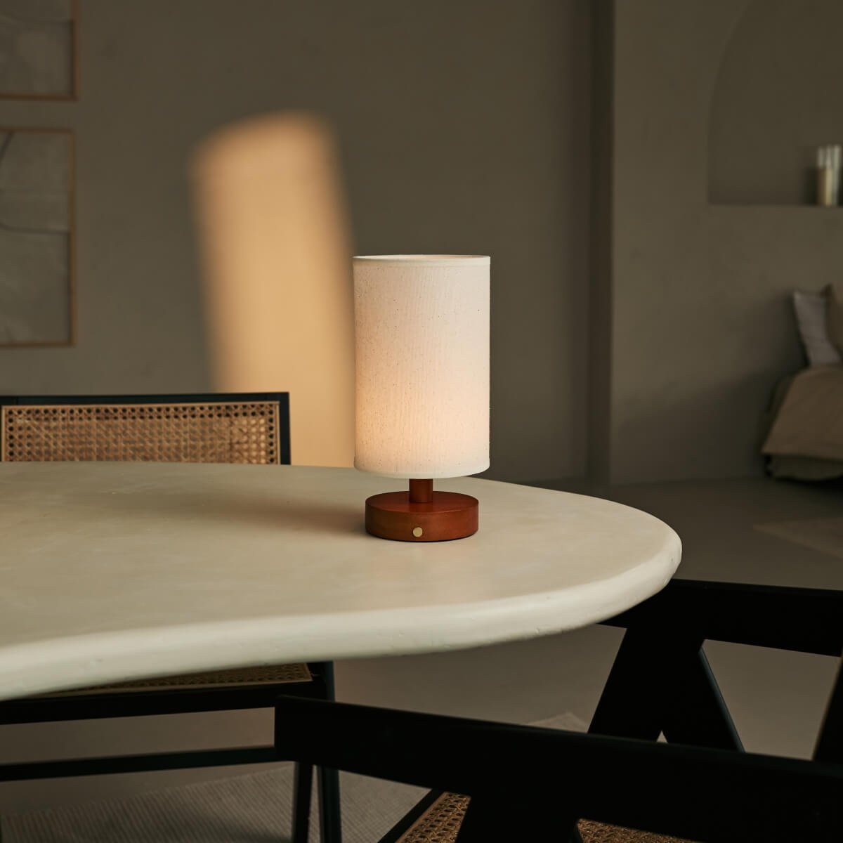 Tavellio-Amsterdam - Ben kastanje bruin houten tafellamp - Oplaadbaar en dimbaar