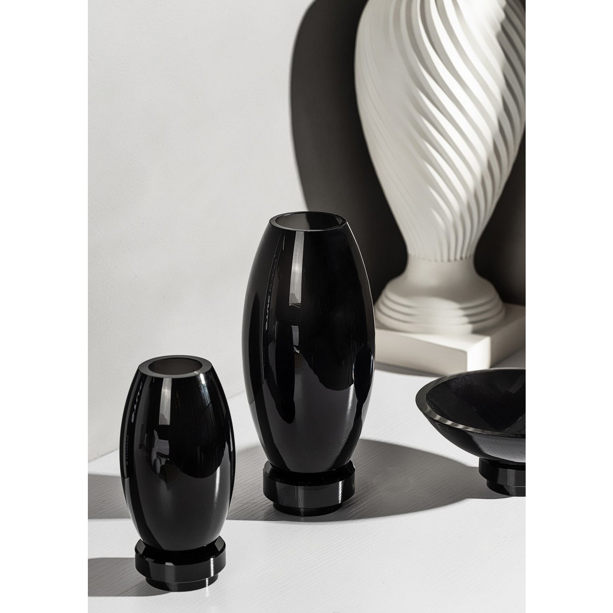 Element Accessories - Kleine moderne vaas, innovatief design, achterkant van hoogwaardig glas. RUD15ZW