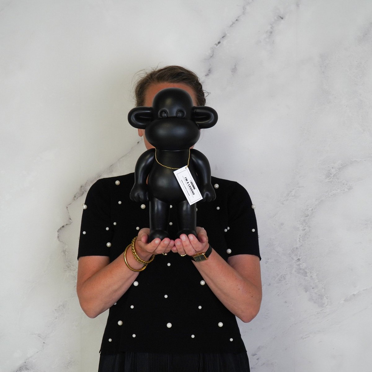 Housevitamin - Ornament - aap -beeldje 'de legende'- polyresin - zwart - 20,5x13,5x35cm