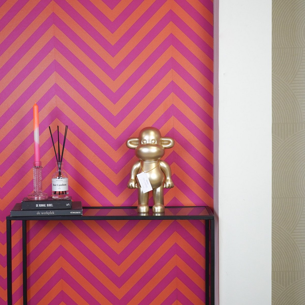 Housevitamin - Ornament - aap -beeldje 'de legende'- polyresin - goud - 20,5x13,5x35cm