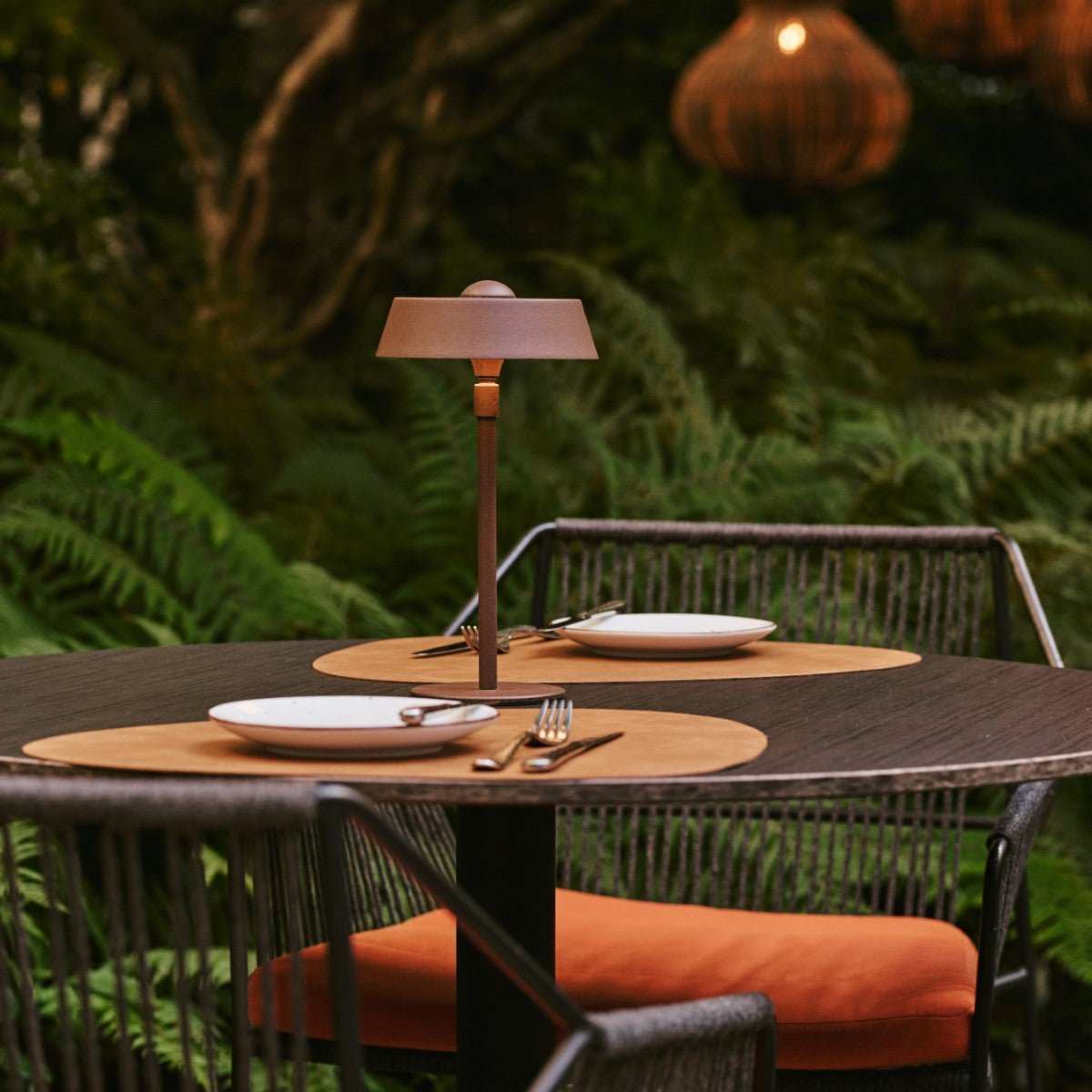 Tavellio-Amsterdam - Luca Mocha Brown - USB -oplaadbare lamp L Minimalistisch, speels en dimpelbaar