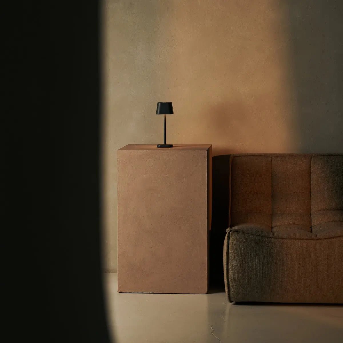 Tavellio-Amsterdam - Ava Stone Gray - Oplaadbare tafellamp | Stijlvol, draadloos en dimbaar