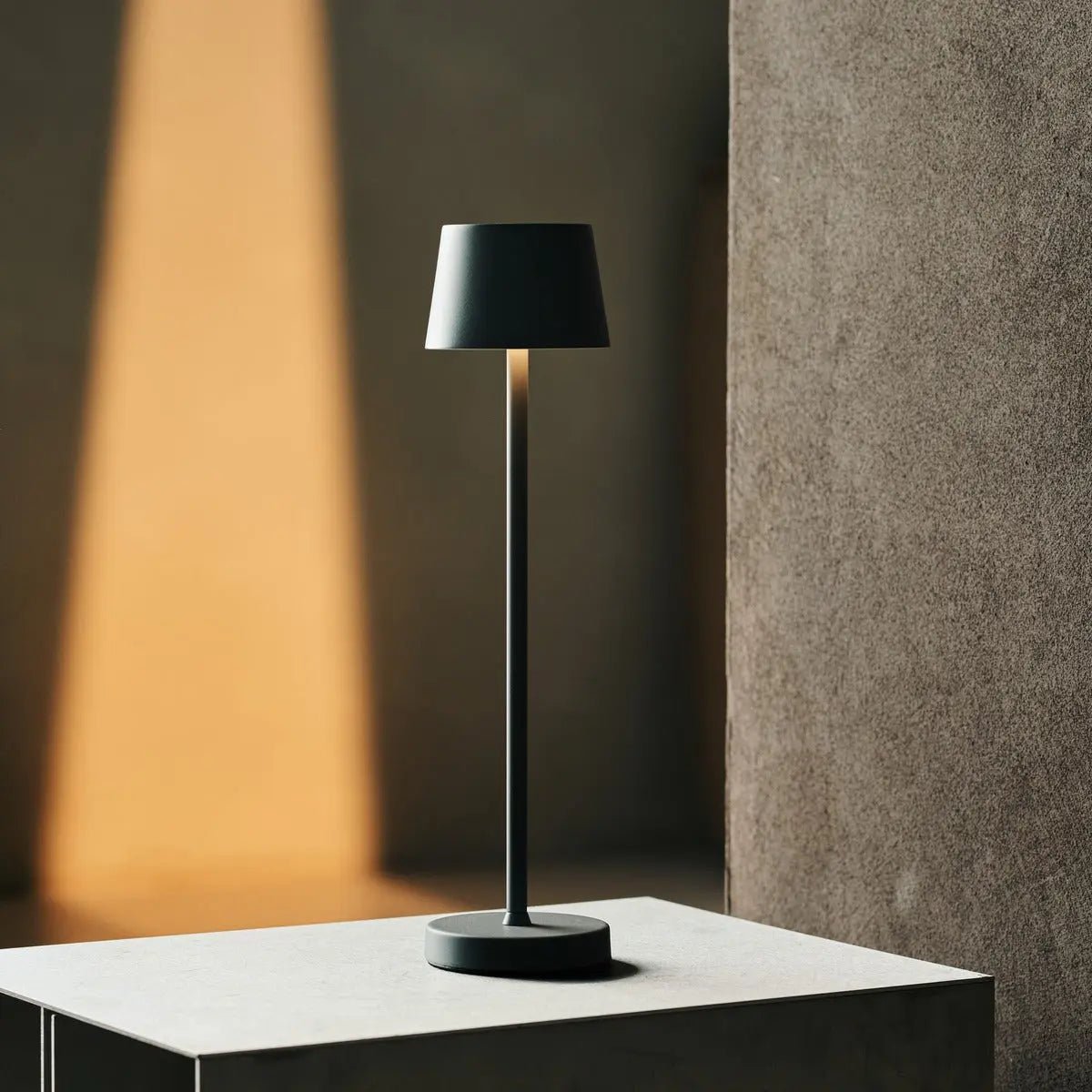 Tavellio-Amsterdam - Vondel Mini Stone Gray Oplaadbare en draadloze lamp