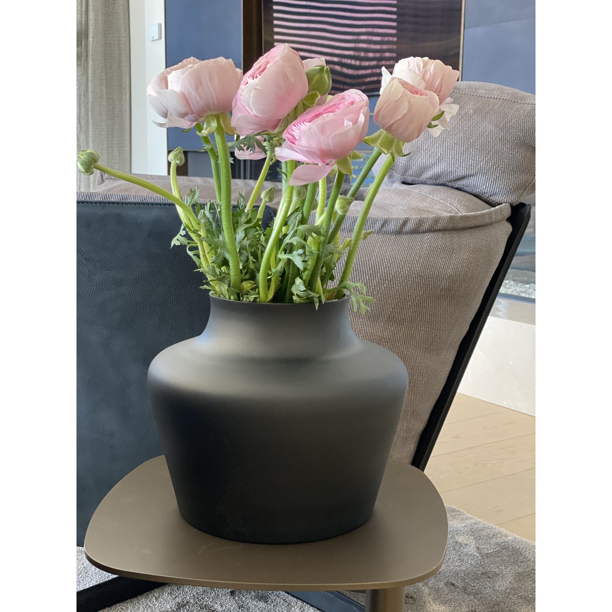 Vase the World - Vaas - Coral black gold