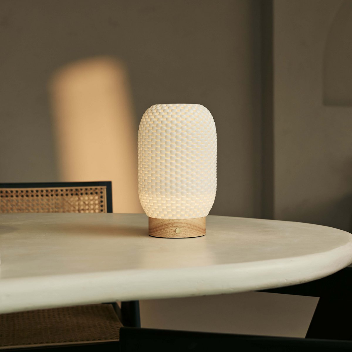 Tavellio-Amsterdam - Aurora lichtbruine draadloze tafellamp in 3D-geprinte porselein-oplaadbaar, dimbaar en tot 100 uur licht