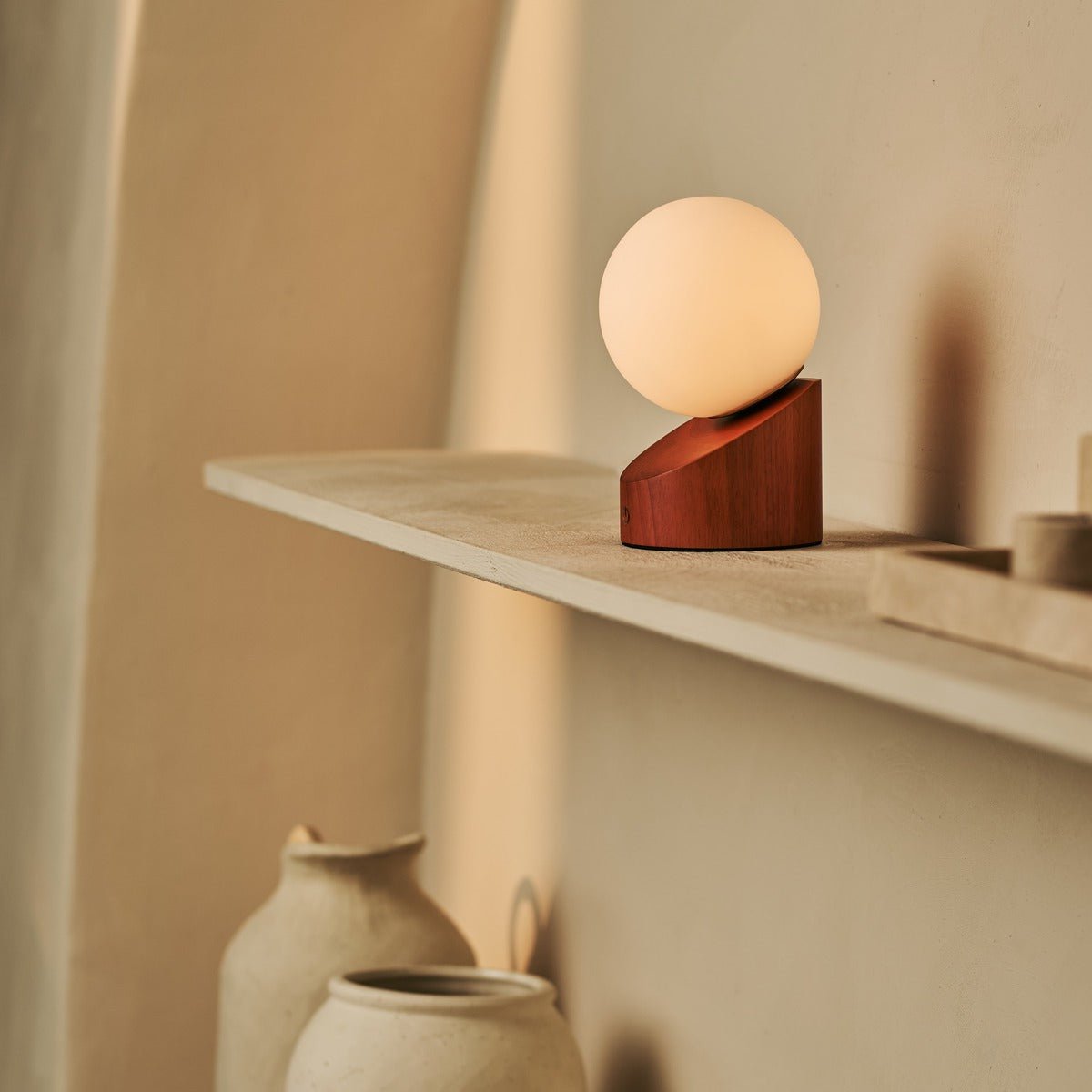 Tavellio-Amsterdam - Morris Chestnut Brown Stijlvol oplaadbare lamp-draadloos, dimbaar, milieuvriendelijk ontwerp