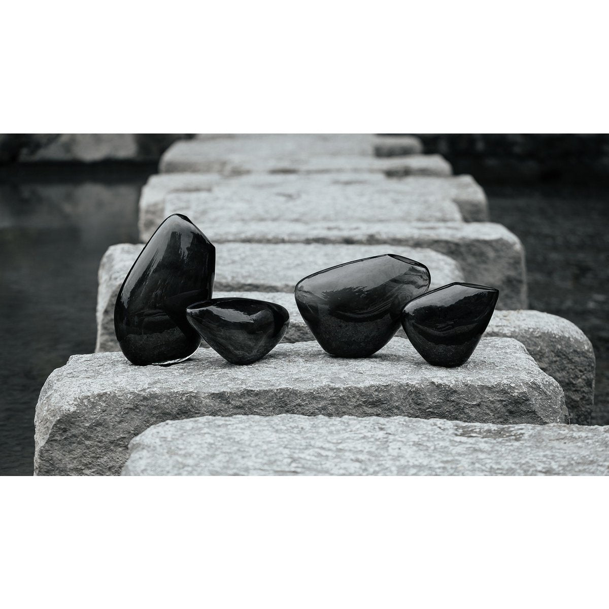 Element Accessories - Hoge moderne vaas van zeer innovatief sober design, KOOKY30GR