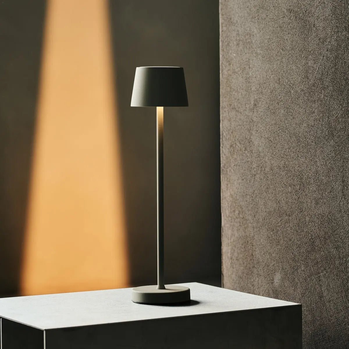 Tavellio-Amsterdam - Vondel Mini Shadow Gray Oplaadbare en draadloze lamp
