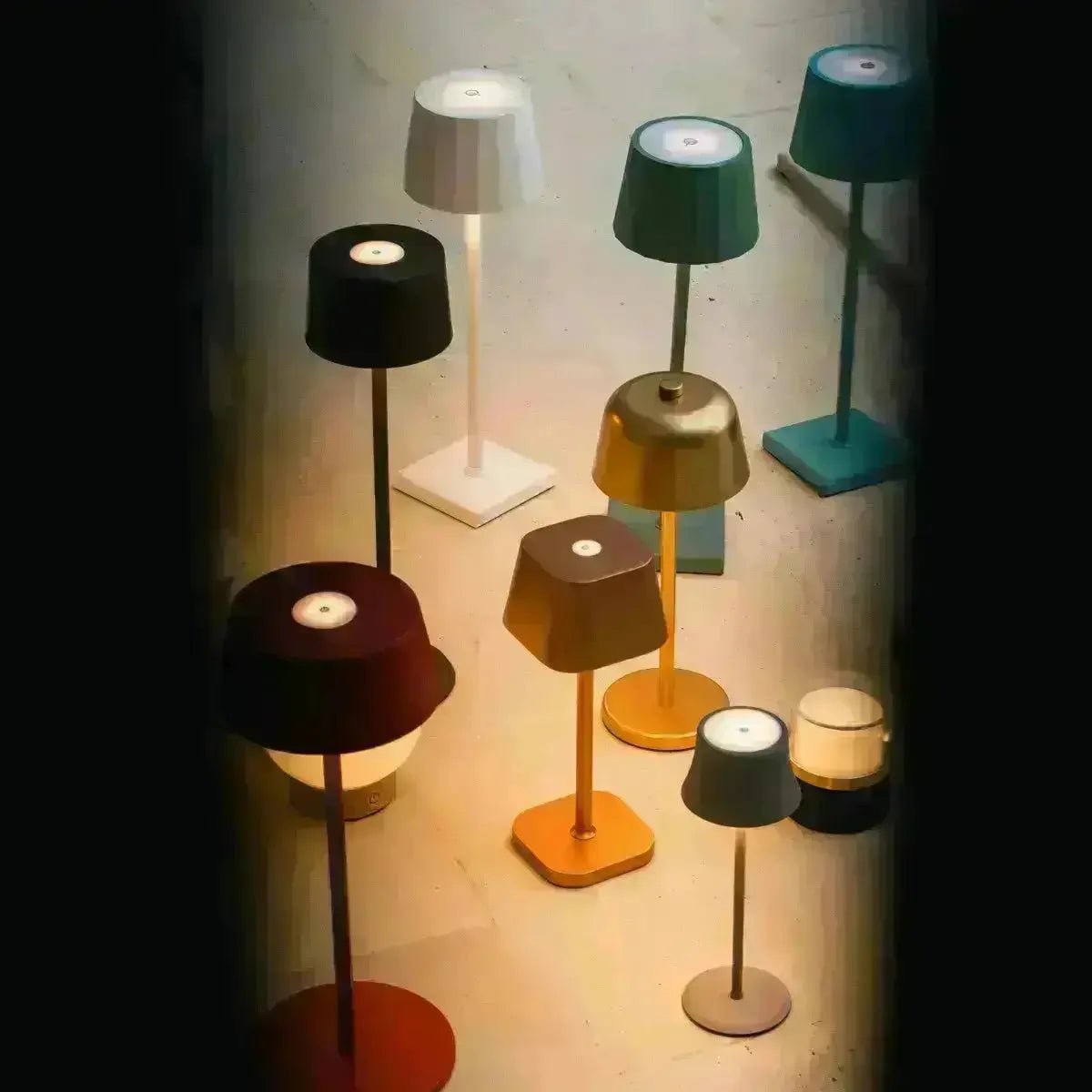 Tavellio-Amsterdam - De Pijp Mini koper oplaadbare tafellamp - Draadloos opladen, dimbare lamp en 3 lichte kleuren