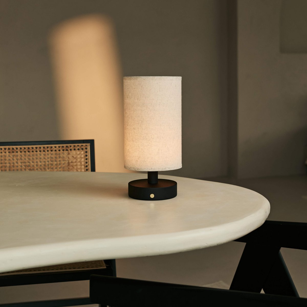 Tavellio-Amsterdam - Ben zwart houten tafellamp - Oplaadbaar en dimbaar