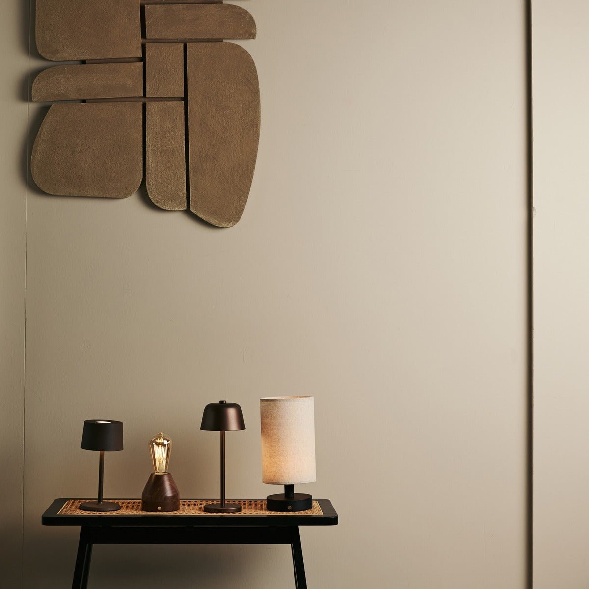 Tavellio-Amsterdam - David Mocha Brown oplaadbare tafellamp 2 in 1 met verstelbare hoogte - dimpelbaar en draadloos met 120 uur batterij