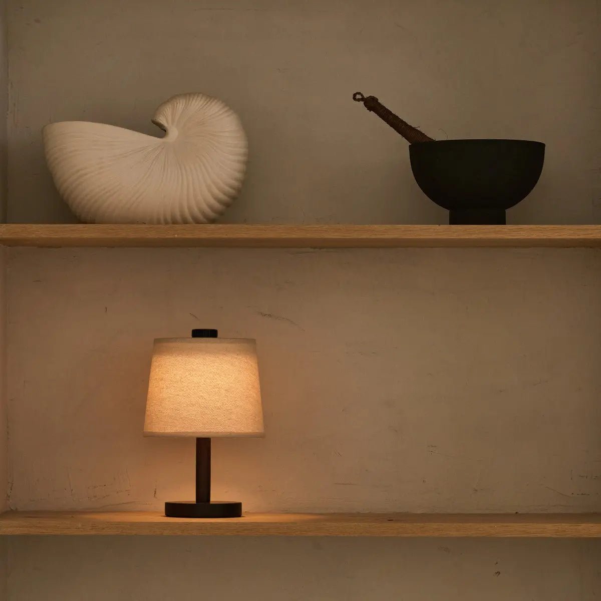 Tavellio-Amsterdam - Rover donkerbruine houten lamp – oplaadbare, draadloze en dimbare lampenkap