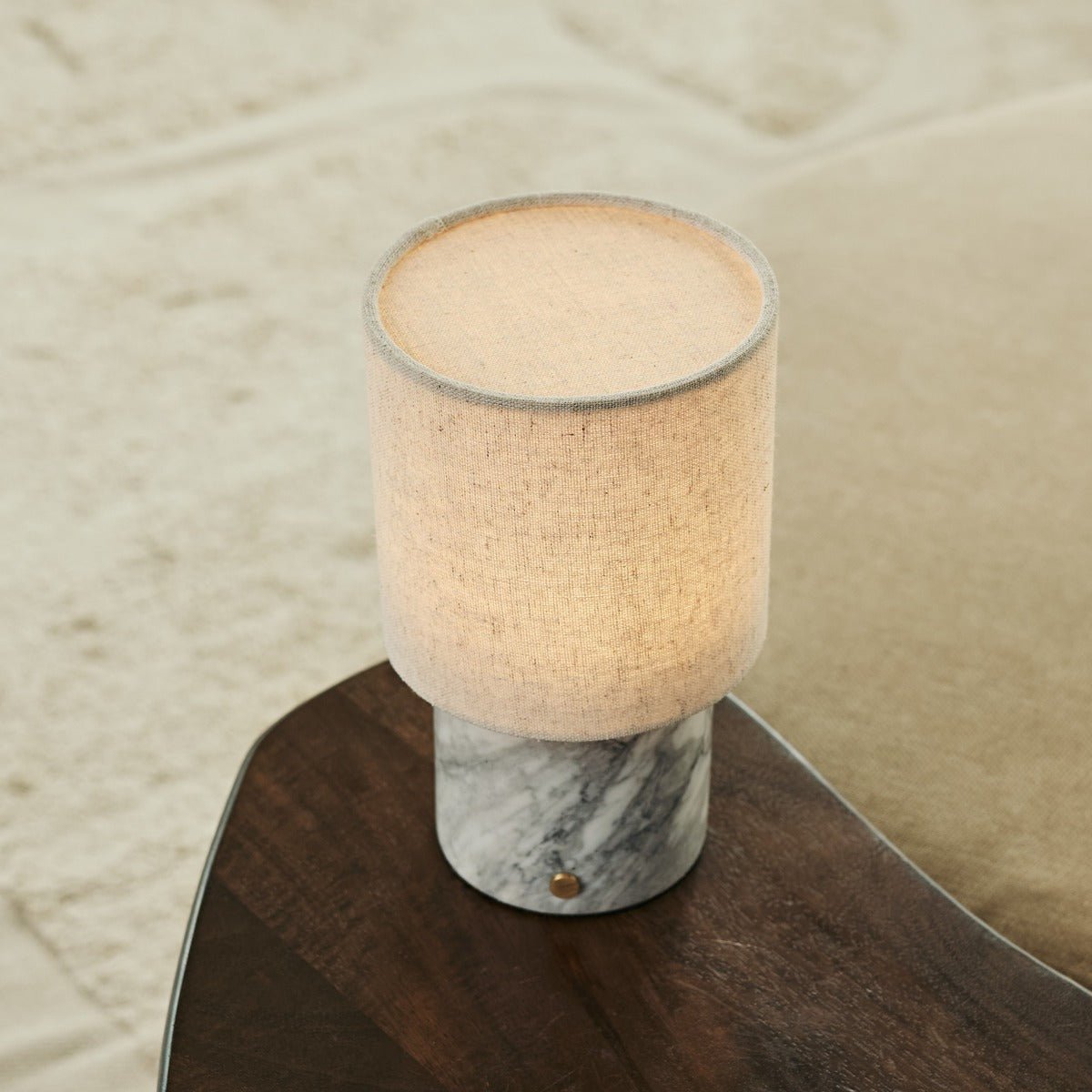 Tavellio-Amsterdam - Onoda witte / Bianco statuarietto - marmeren oplaadbare tafellamp - met linnen verwisselbare lampenkap