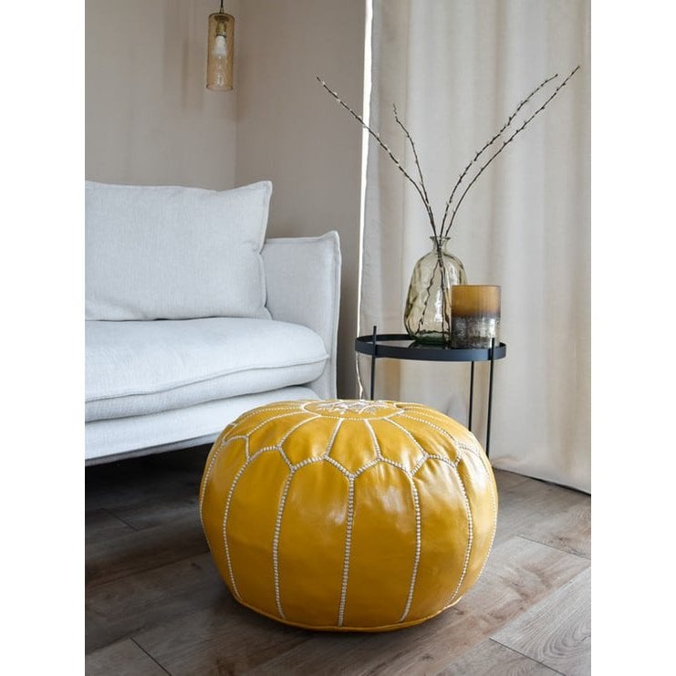 Poufs & Pillows - Leren poef - geel - gevuld geleverd