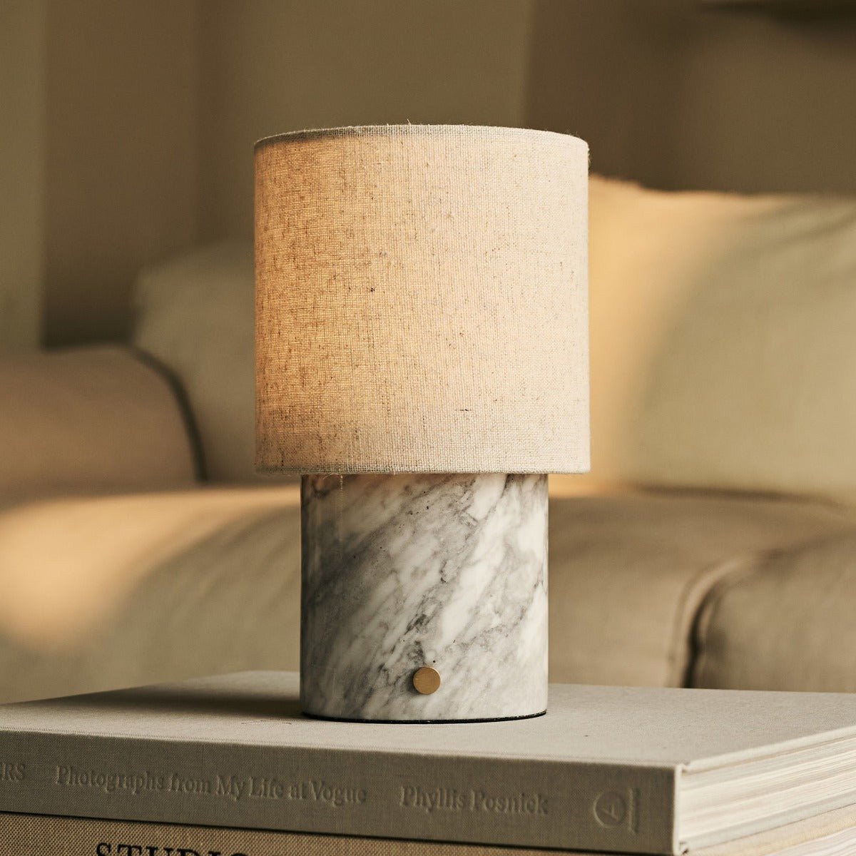 Tavellio-Amsterdam - Onoda witte / Bianco statuarietto - marmeren oplaadbare tafellamp - met linnen verwisselbare lampenkap