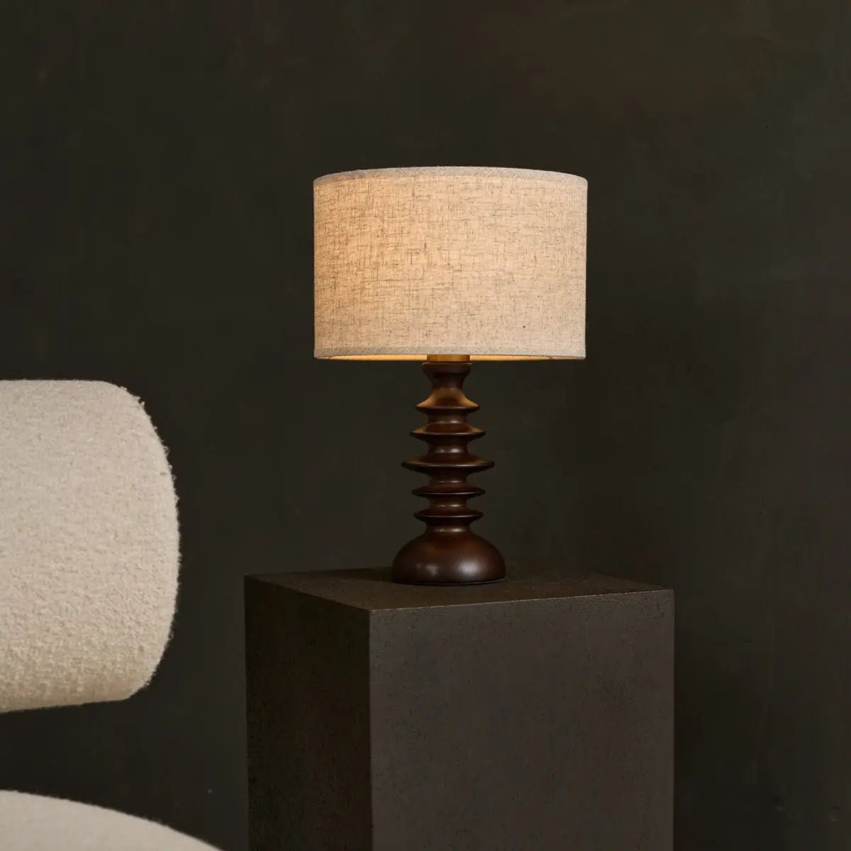 Tavellio-Amsterdam - Bodhi donkerbruine houten lamp met beige lampenkap – elegante verlichting voor elke kamer
