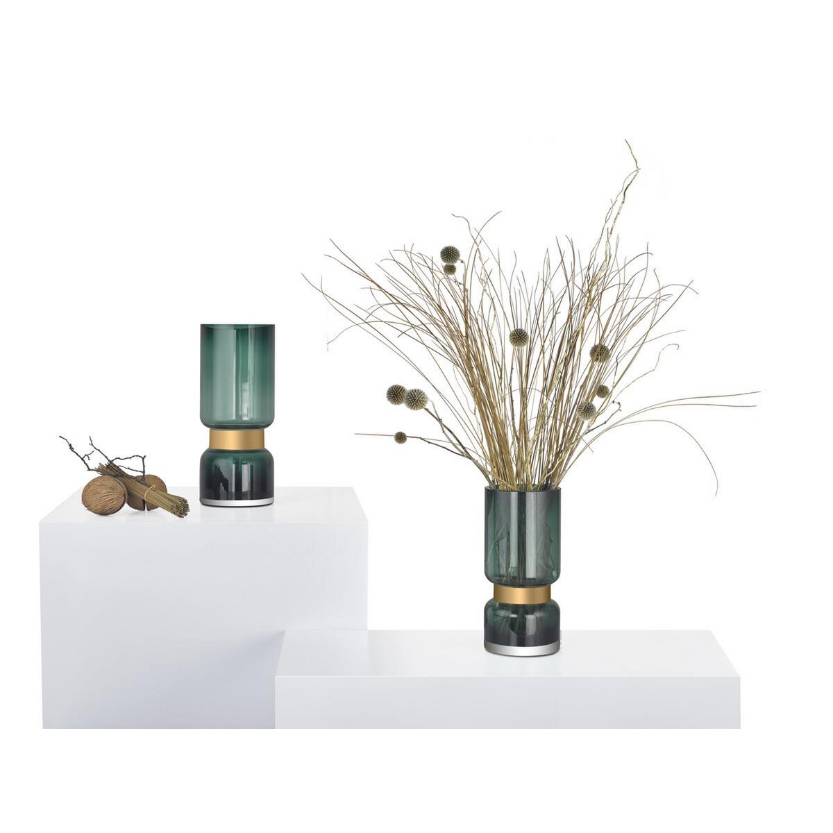 Element Accessories - Retro futurist, luxe groene glazen vaas met goud TRI 28 GE