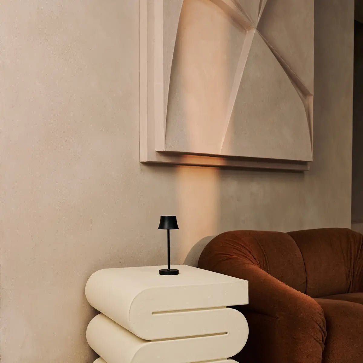 Tavellio-Amsterdam - De pijp mini middernacht zwart oplaadbare tafellamp - Draadloos opladen, dimbare lamp en 3 lichte kleuren