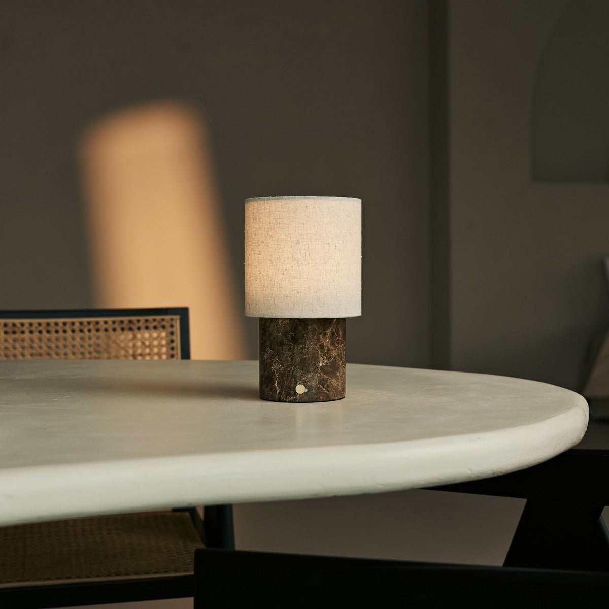 Tavellio-Amsterdam - Onoda Brown / Emperador Dark - Marmeren oplaadbare tafellamp - met linnen verwisselbare lampenkap en oplaadbaar ontwerp