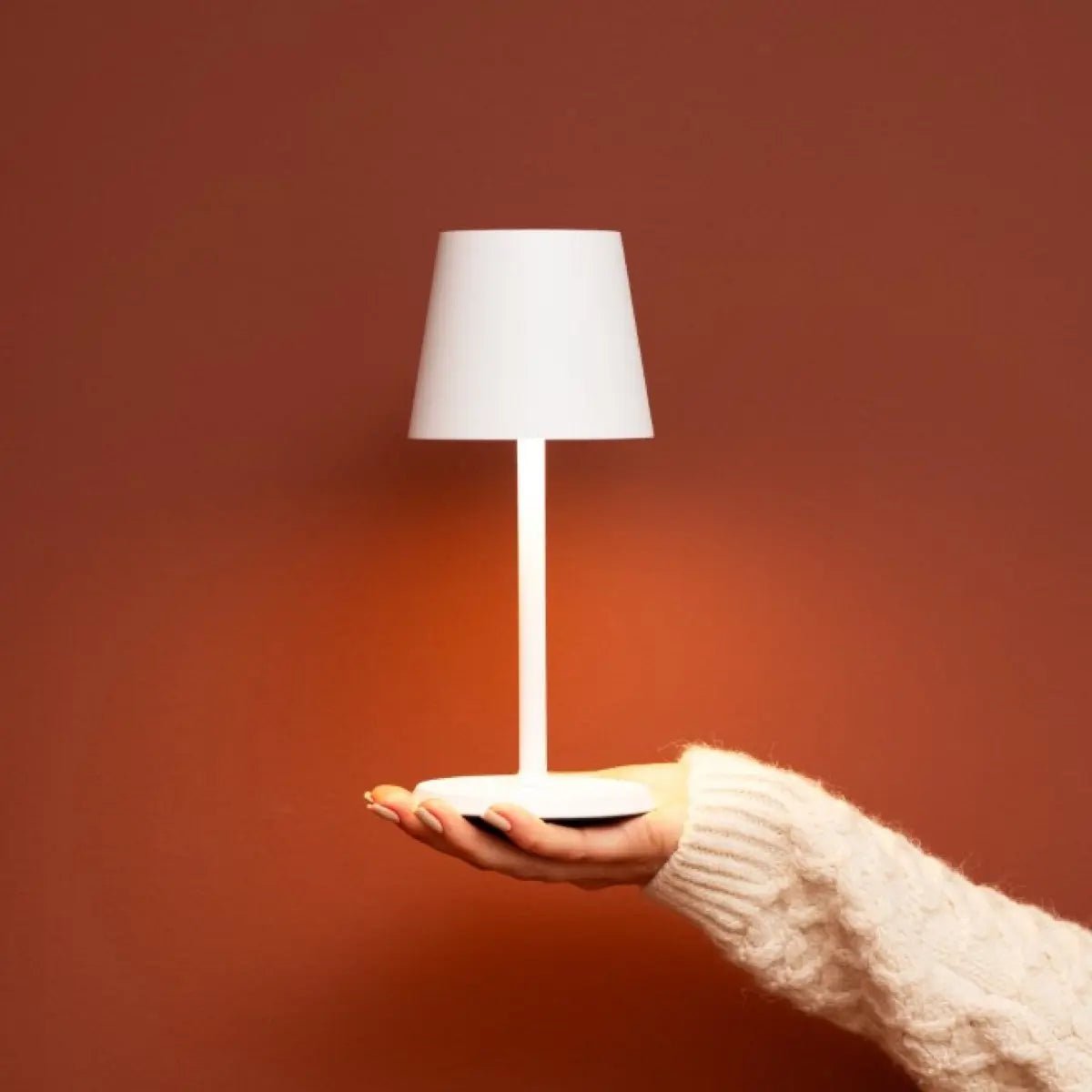 Tavellio-Amsterdam - James White oplaadbare tafellamp – draadloos, dimbaar en elegant