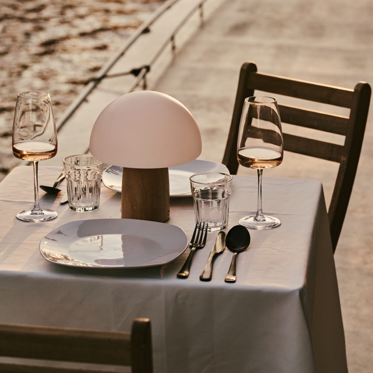 Tavellio-Amsterdam - Mia lichtbruin stijlvolle houten tafellamp met dimmer - hout, functioneel en subtiel