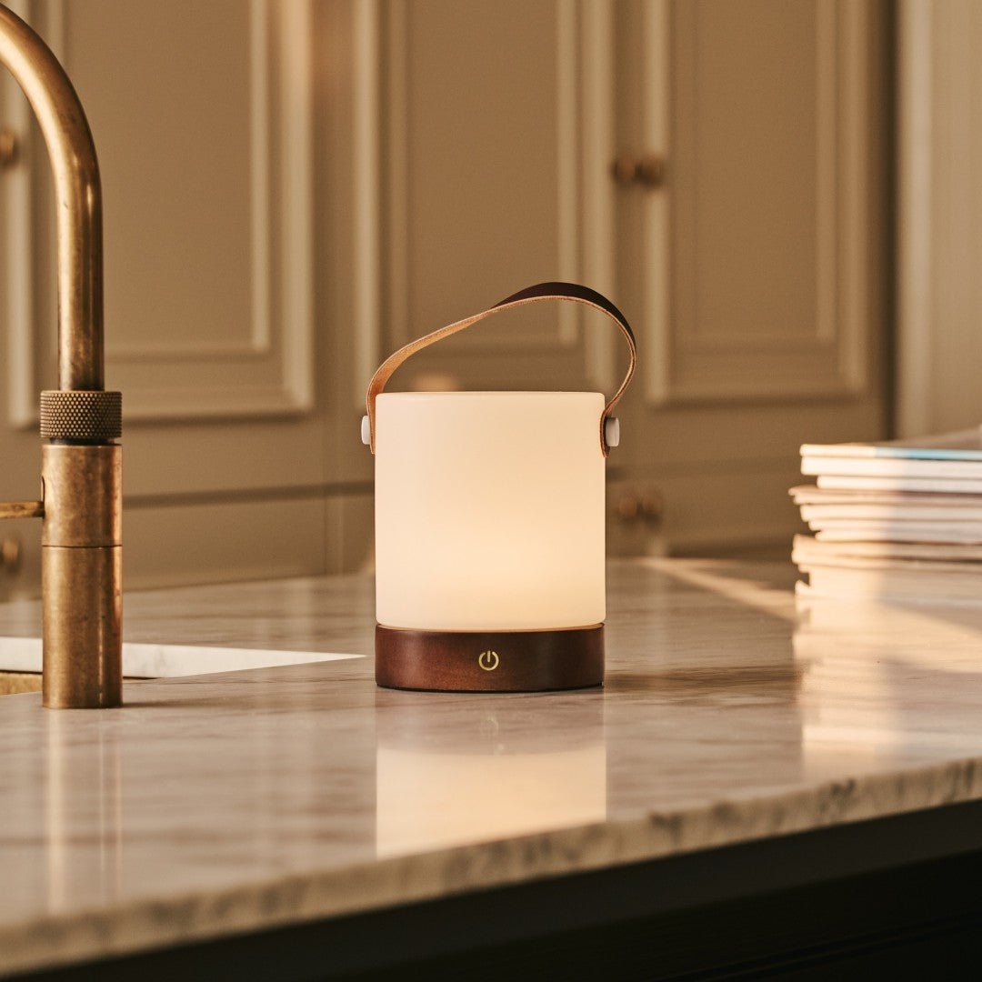 Tavellio-Amsterdam - Avery donkerbruine oplaadbare houten tafellamp – draadloos en dimbaar met leren band