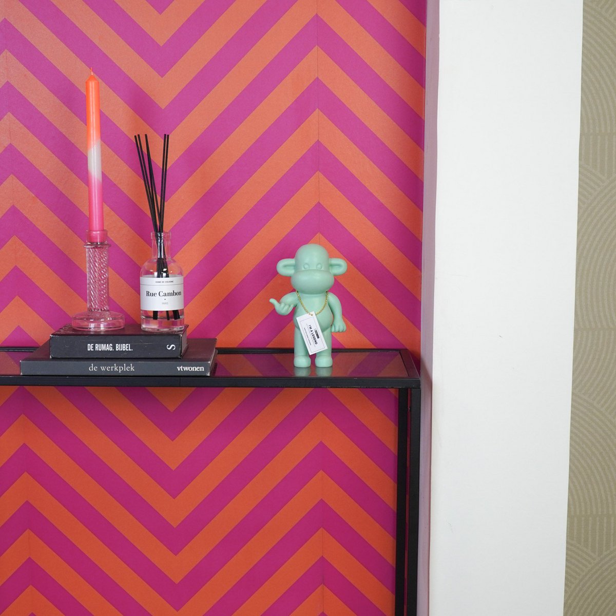 Housevitamin - Ornament - Hang Loose Monkey Figurine 'The Legend' - Polyresin -Mintgreen - 11x7x19cm