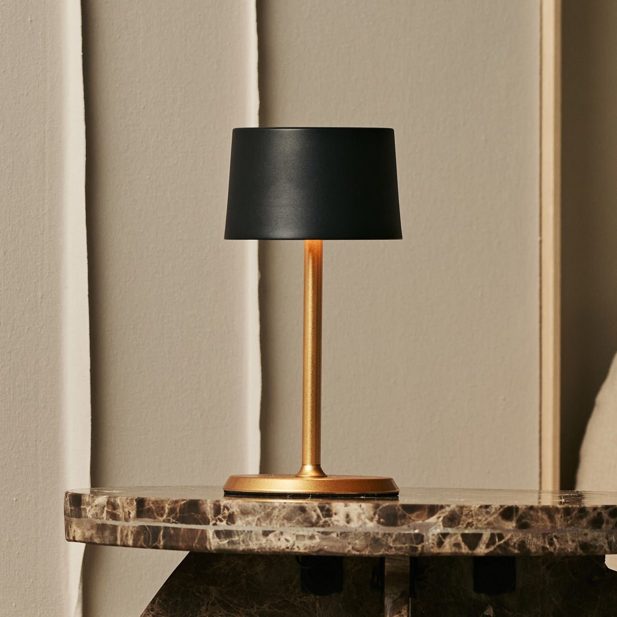 Tavellio-Amsterdam - David Black & Gold oplaadbare tafellamp 2 op 1 met verstelbare hoogte - dimbaar en draadloos met 120 uur batterij