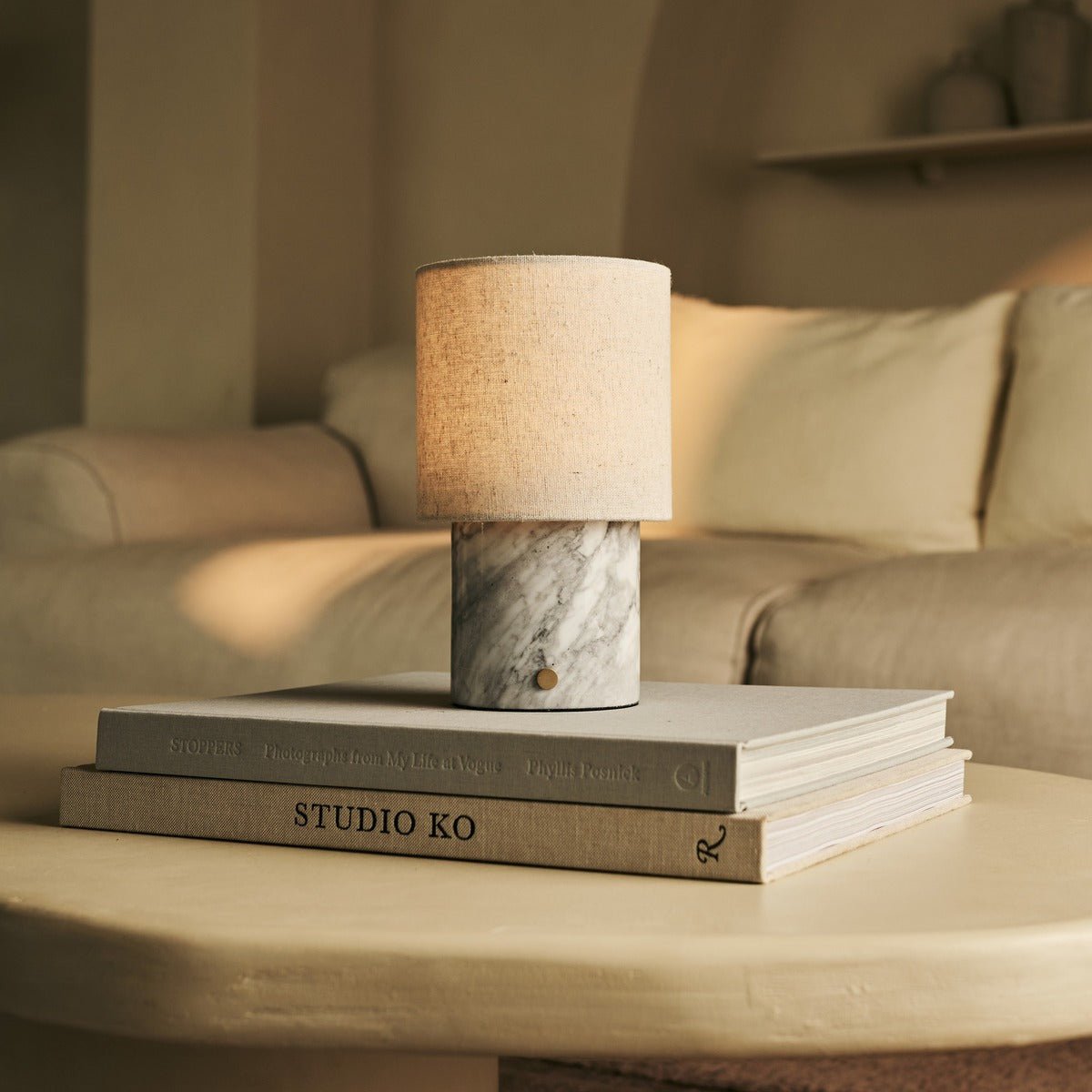 Tavellio-Amsterdam - Onoda witte / Bianco statuarietto - marmeren oplaadbare tafellamp - met linnen verwisselbare lampenkap