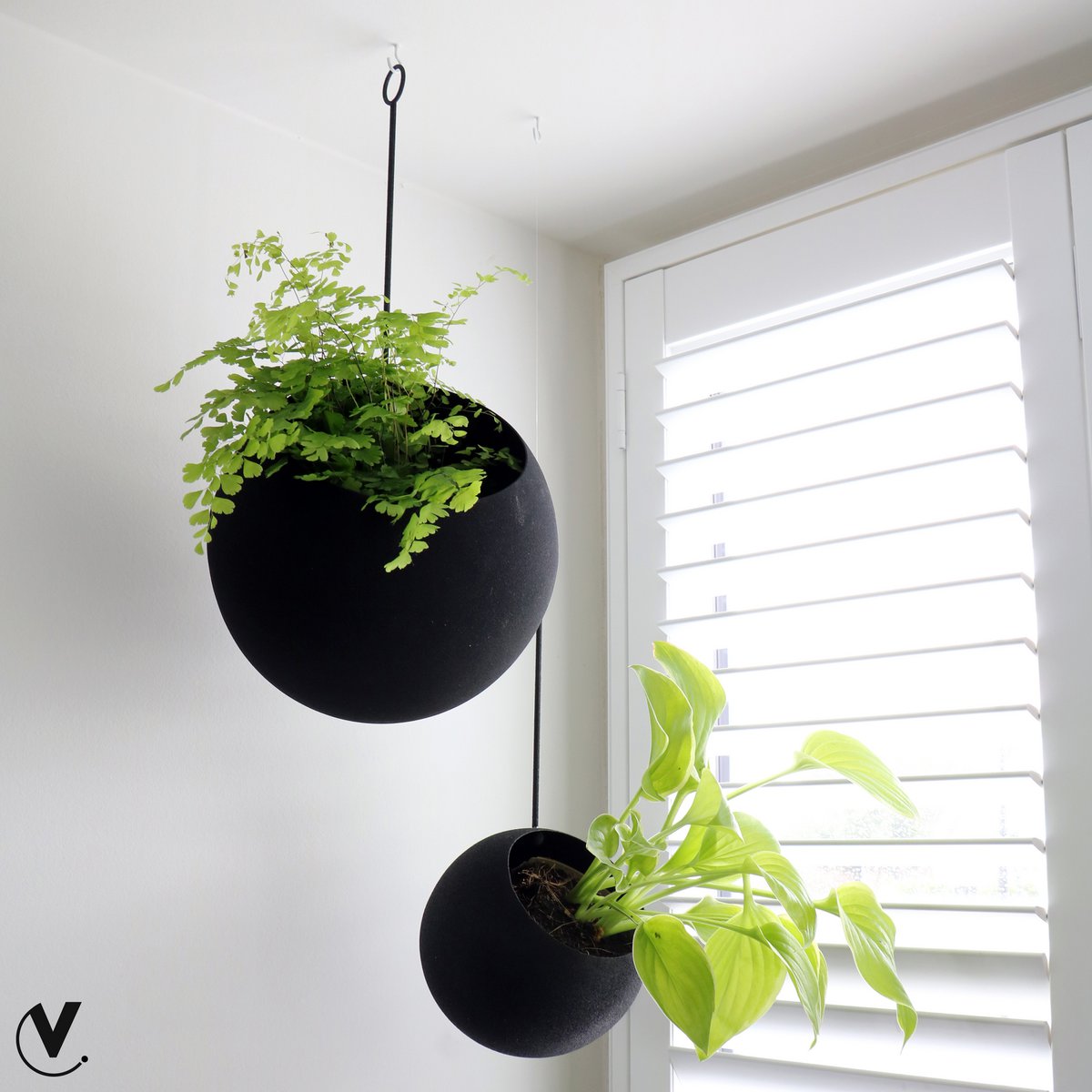 Vase the World - Hangende planter - Valenar zwart